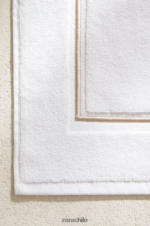 accesorios cl Zara unisexo alfombra de baño con borde festoneado beige JJ06N41729