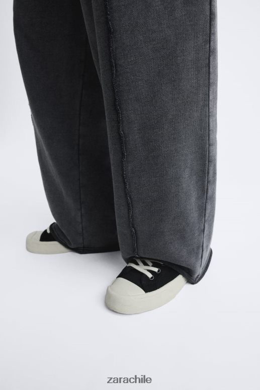 ropa cl Zara hombres pantalones jogger de color lavado antracita oscura JJ06N4948