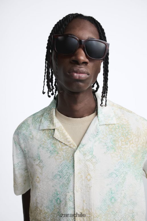 ropa cl Zara hombres camisa con estampado abstracto verdoso JJ06N4973