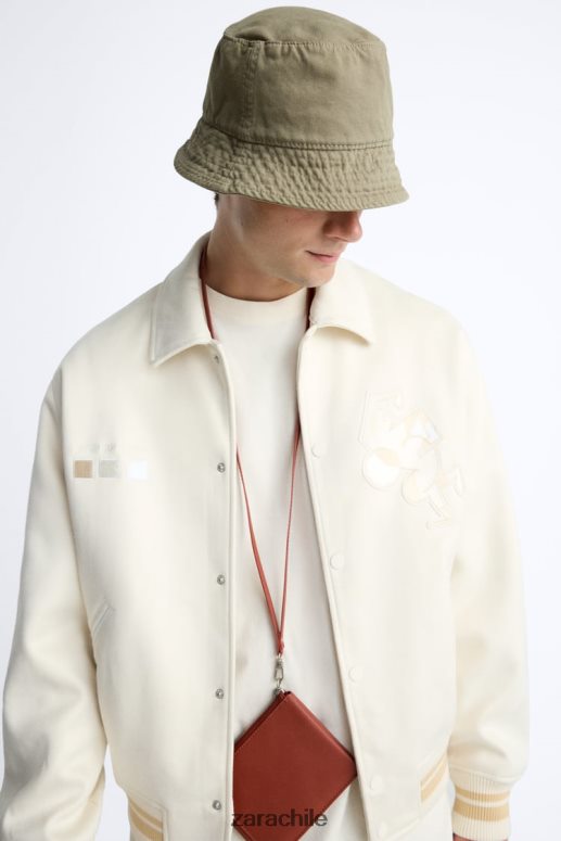 ropa cl Zara hombres chaqueta de gamuza sintética bordada ostra blanca JJ06N41128