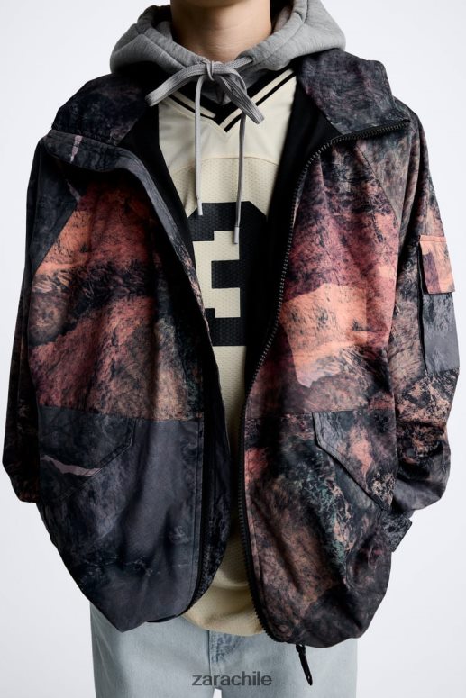 ropa cl Zara hombres chaqueta técnica con estampado abstracto multicolor JJ06N41105