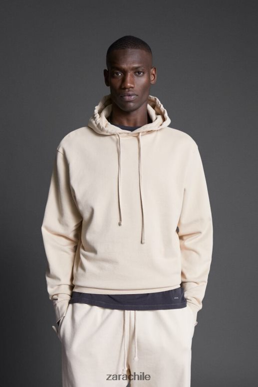ropa cl Zara hombres sudadera con capucha y estampado hatthanan crudo JJ06N41077