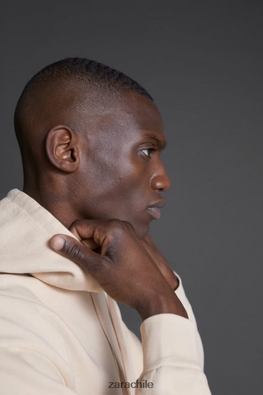 ropa cl Zara hombres sudadera con capucha y estampado hatthanan crudo JJ06N41077