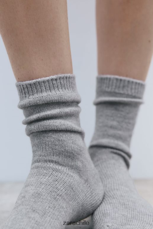 accesorios cl Zara mujer calcetines lisos de corte bajo marga gris JJ06N4760