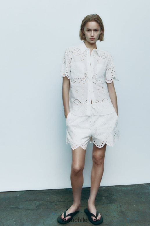 ropa cl Zara mujer shorts con ojales bordados ostra blanca JJ06N4593