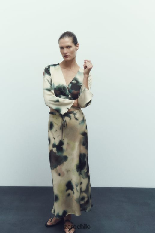 ropa cl Zara mujer falda midi con efecto satinado y estampado tie-dye multicolor JJ06N4701