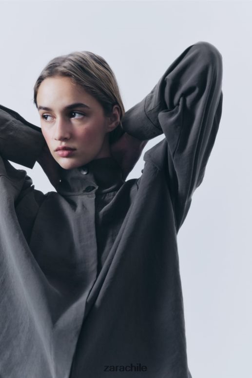 ropa cl Zara mujer sobrecamisa plisada gris JJ06N4922