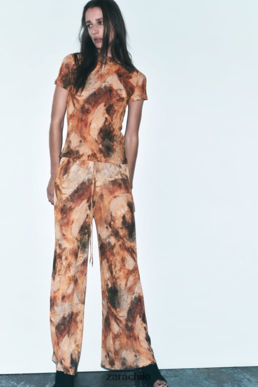 ropa cl Zara mujer top con estampado plisado caqui JJ06N4923