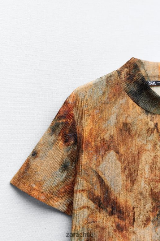 ropa cl Zara mujer top con estampado plisado caqui JJ06N4923