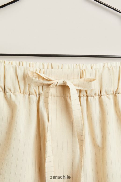 ropa cl Zara mujer pantalones cortos con rayas finas crudo JJ06N41805