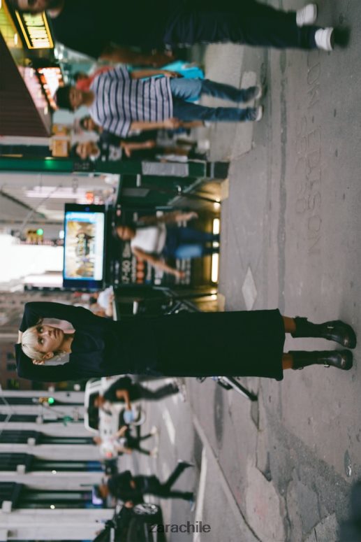 ropa cl Zara mujer vestido midi tejido con fajín negro JJ06N4228