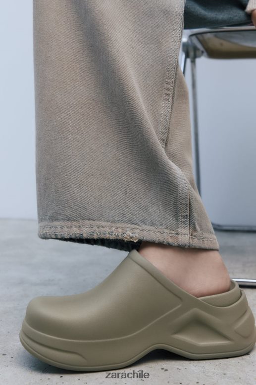 calzado cl Zara mujer zuecos de goma verde caqui JJ06N4728