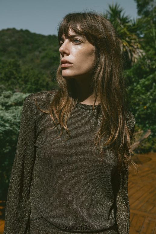 ropa cl Zara mujer crop top con hilo metalizado oro JJ06N4247