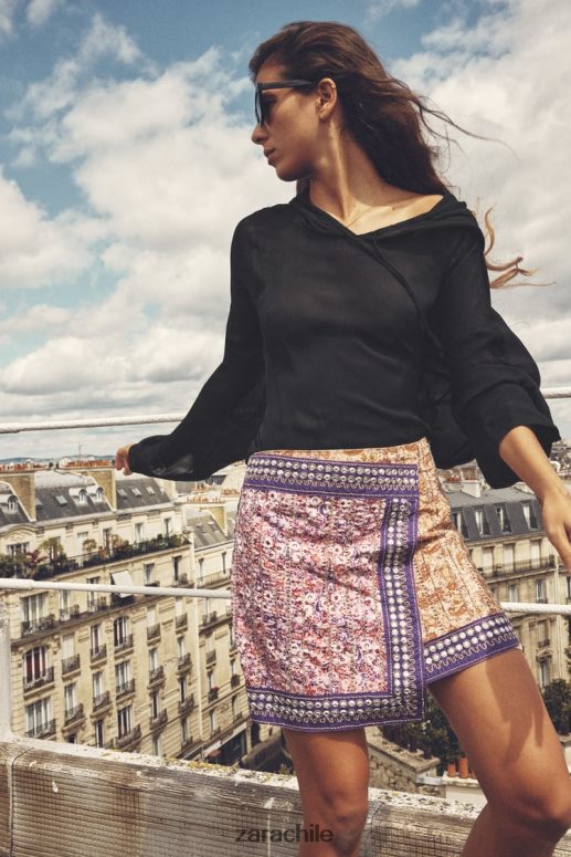 ropa cl Zara mujer blusa semitransparente con capucha negro JJ06N4430