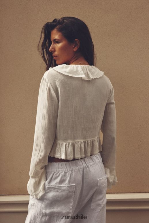 ropa cl Zara mujer blusa texturizada con volantes crudo JJ06N4364
