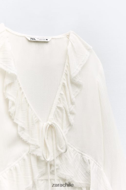 ropa cl Zara mujer blusa texturizada con volantes crudo JJ06N4364