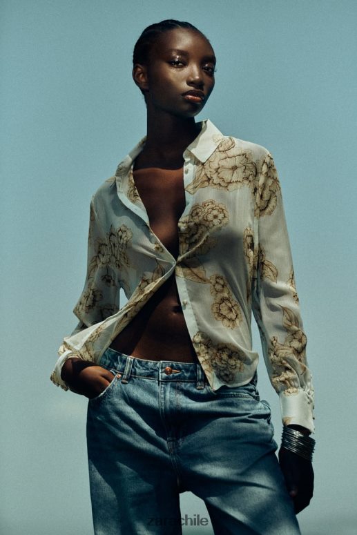 ropa cl Zara mujer camisa con estampado floral arena/azul JJ06N4419