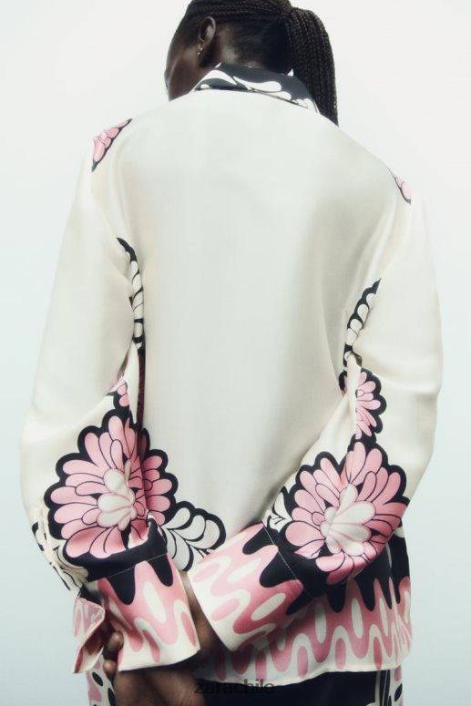 ropa cl Zara mujer camisa con estampado floral crudo/negro JJ06N4360