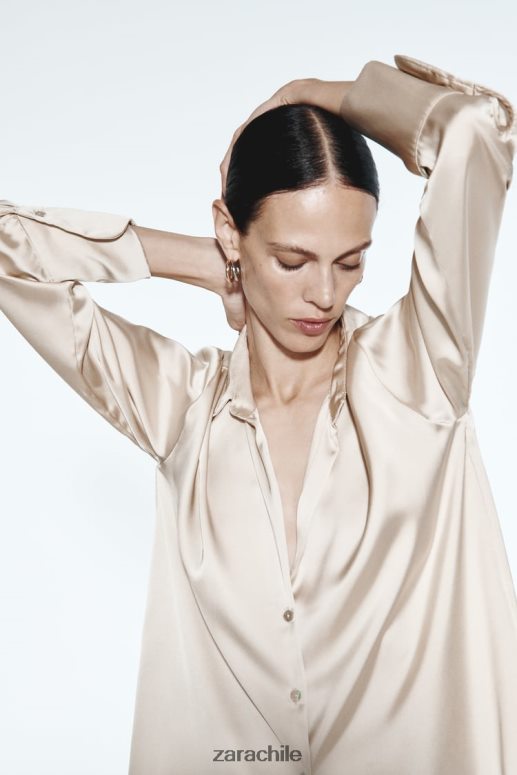 ropa cl Zara mujer camisa fluida con efecto satinado oro suave JJ06N4312