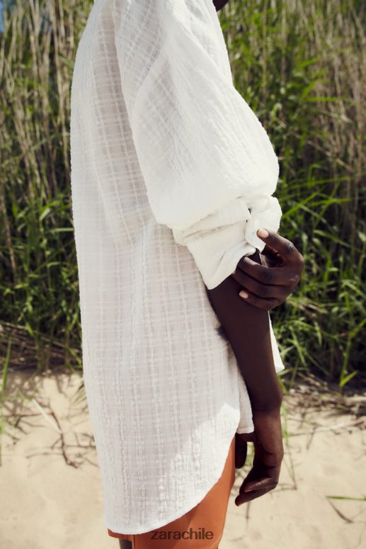 ropa cl Zara mujer camisa oversize de tejido rústico blanco JJ06N4431