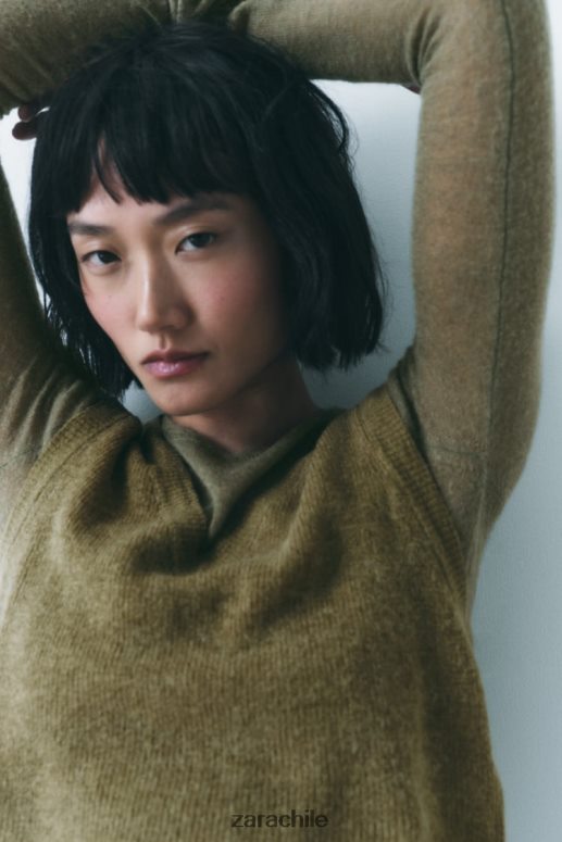 ropa cl Zara mujer chaleco de punto corto verde oliva JJ06N4203