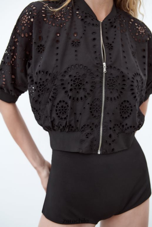 ropa cl Zara mujer bomber con ojales bordados negro JJ06N472