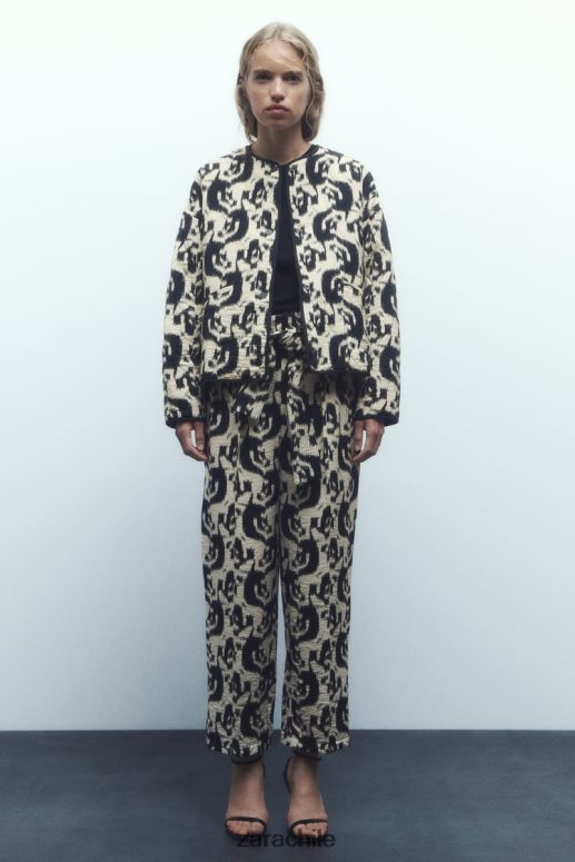 ropa cl Zara mujer chaqueta acolchada con estampado animal crudo/negro JJ06N4107