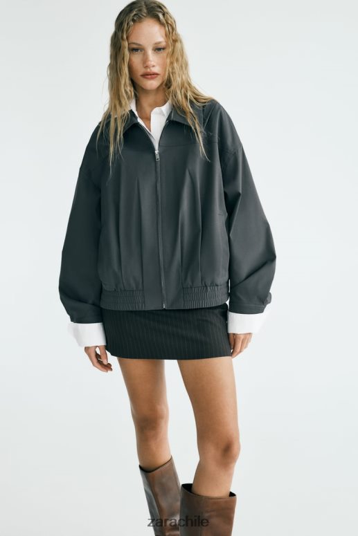 ropa cl Zara mujer chaqueta bomber repelente al agua de corte recto gris oscuro JJ06N464