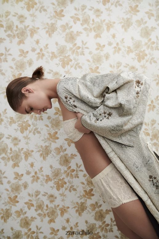 ropa cl Zara mujer kimono estampado y bordado ostra blanca JJ06N4132