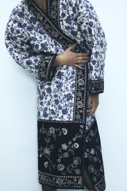ropa cl Zara mujer kimono floral acolchado azul JJ06N416