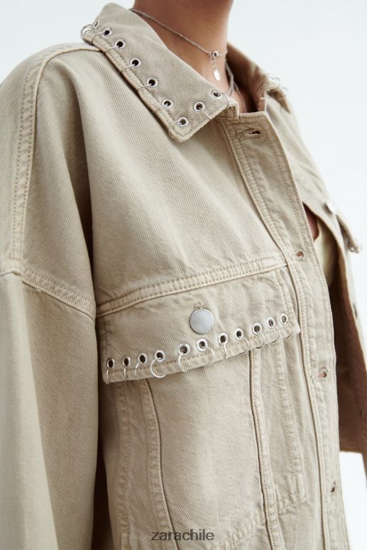 ropa cl Zara mujer sobrecamisa corta con piercings arena JJ06N4102