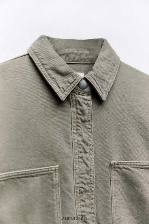 ropa cl Zara mujer sobrecamisa oversize con bolsillos caqui medio JJ06N459